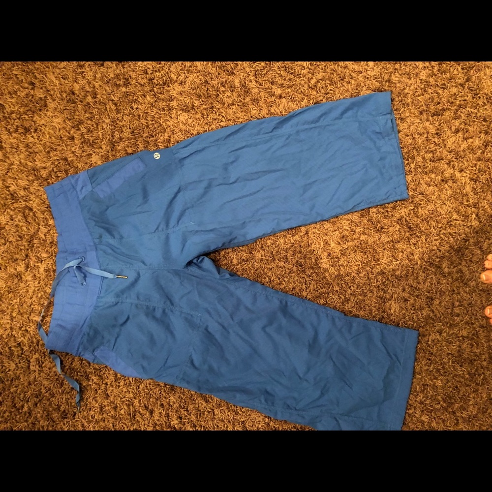 Blue lululemon studio crop, Sz 10
